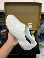 US10 - Keji Low in White